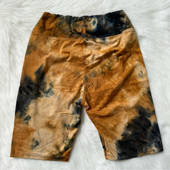 Tie Dye Shorts - Picture 2 of 7